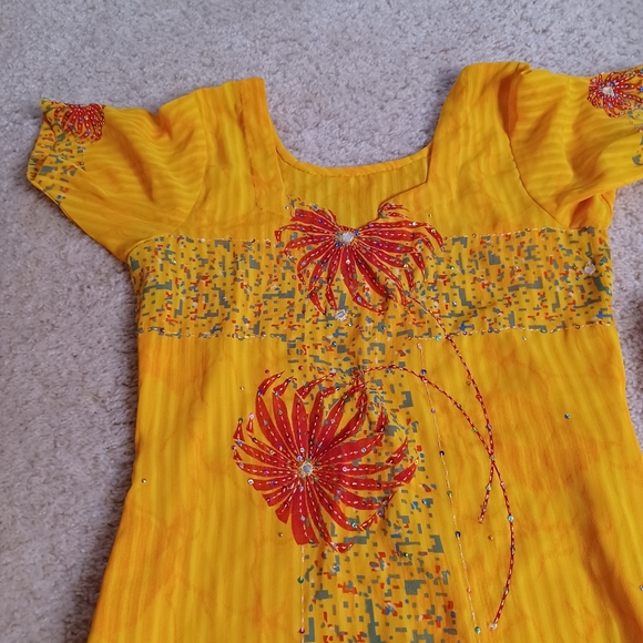 Beautiful Chiffon Sunflower Yellow Floral Blouse & Pants set w Sequence - Picture 2 of 14